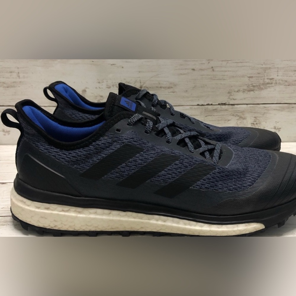 Adidas men’s size 11 1/2 gently used.